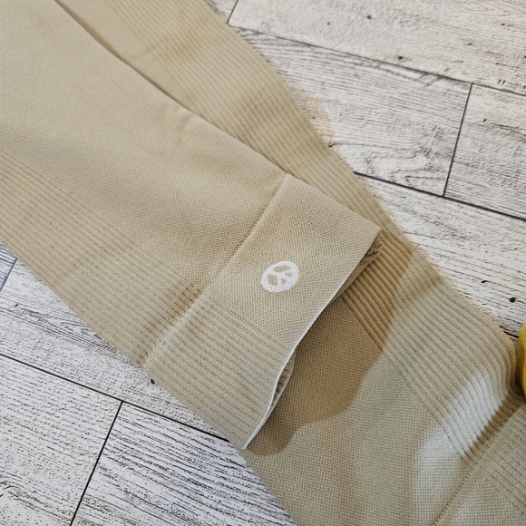 Set Active x MadHappy Colab Sculptflex Leggings Beige Size Medium Seamless - Picture 5 of 8